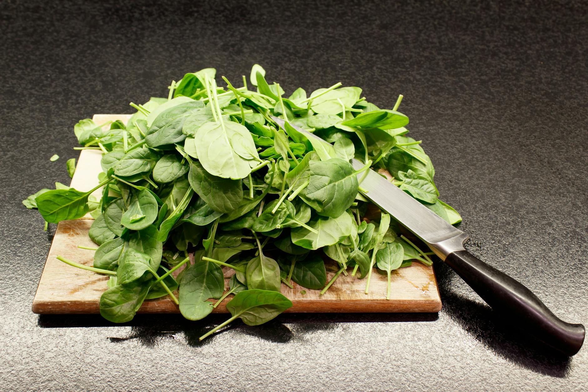 How Regular Spinach Consumption Reverses Cognitive Decline