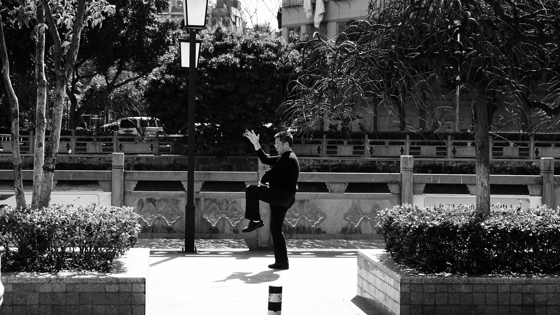 Less So Chi People Who tai chi for 30 Minutes Daily Have 12 Percent Less Dementia ...