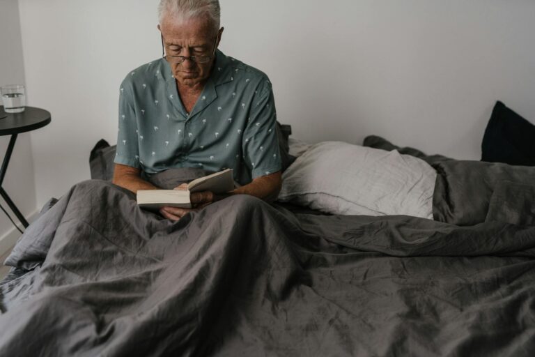 reading daily Could Reduce Dementia Risk by 34 Percent New Study Shows - Featured image