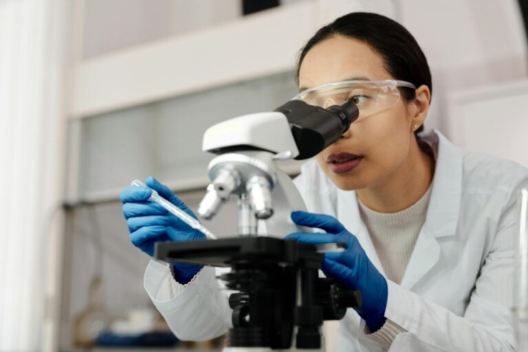 Scientists Identify New Therapeutic Approaches for Alzheimer's - Featured image
