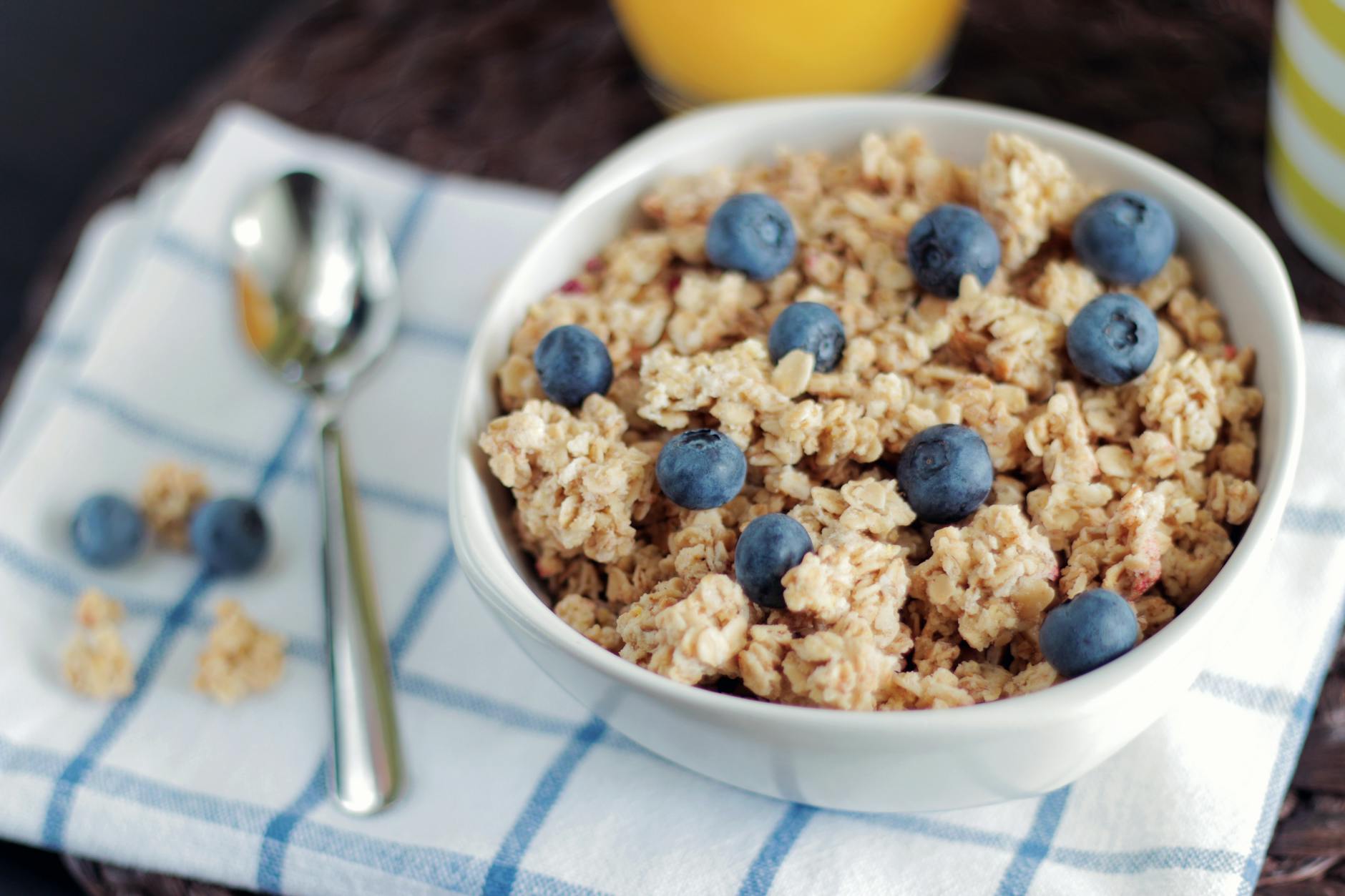 The Role of Oatmeal in a Brain-Healthy Diet