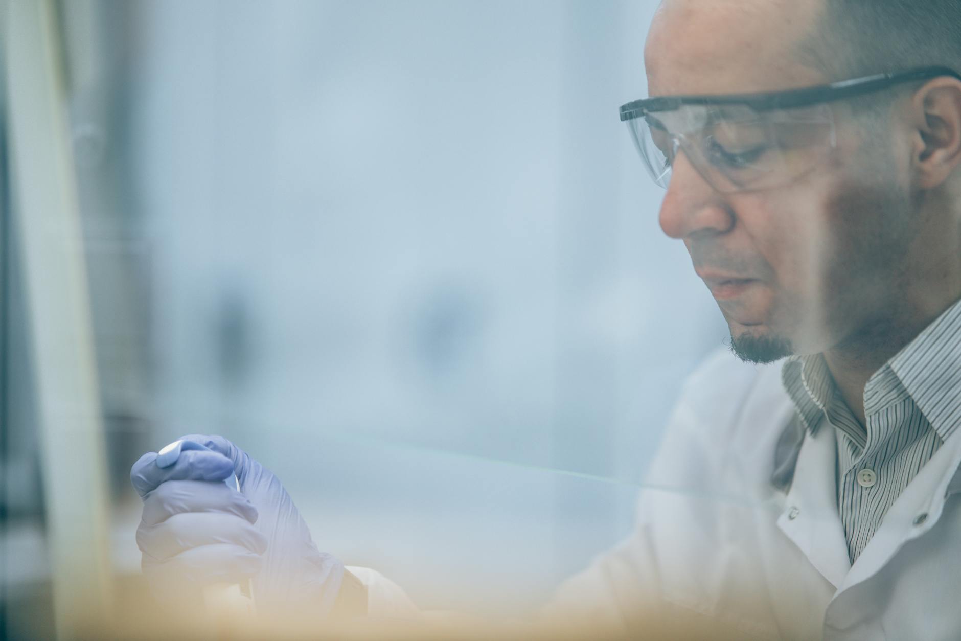 WHAT DOES RECENT RESEARCH REVEAL ABOUT SLOWING BRAIN AGING?