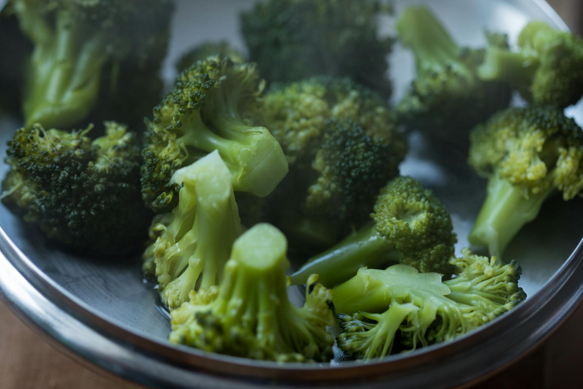 What Makes Broccoli's Brain-Protective Compounds So Effective in Aging Adults?
