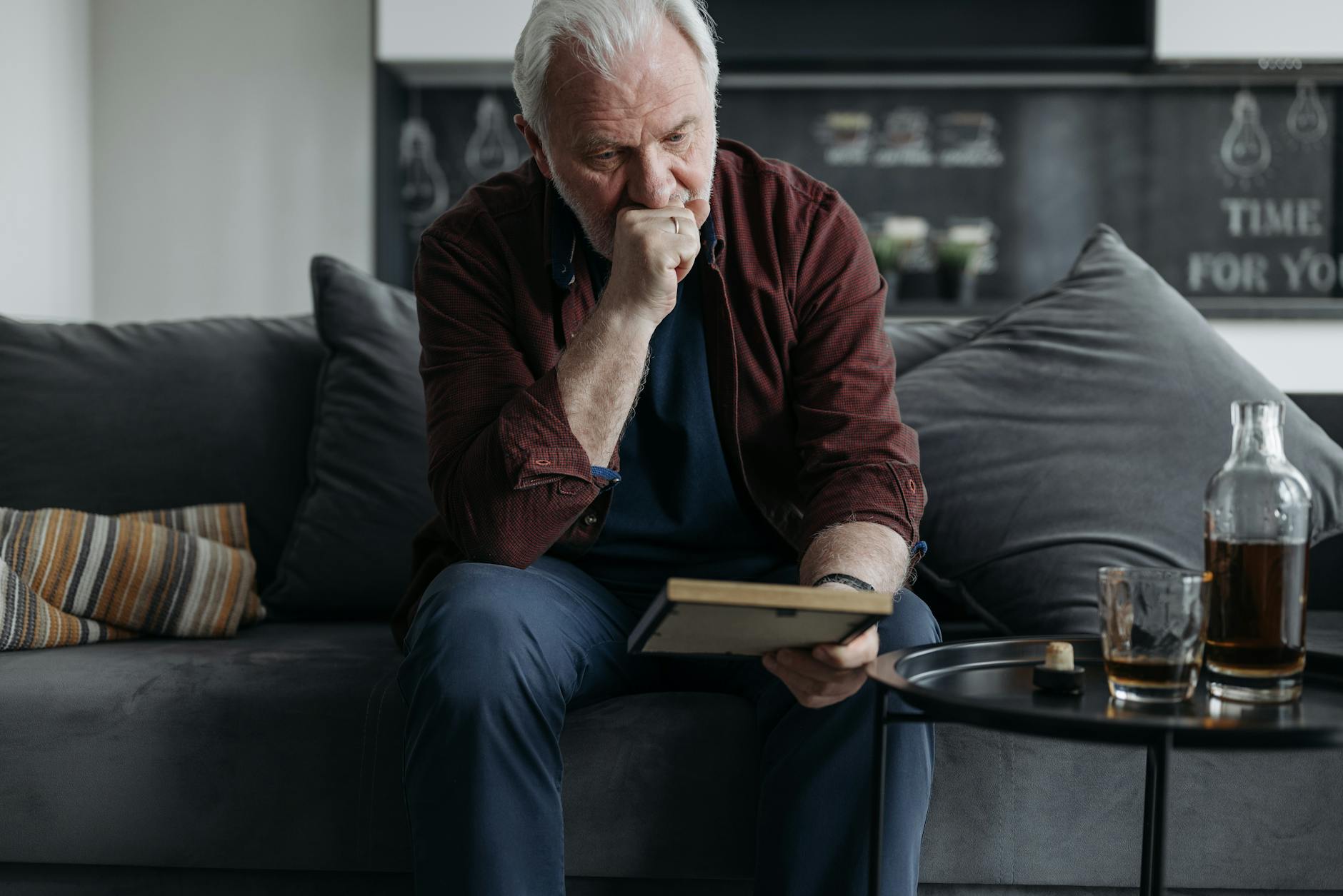 What Role Does Memory Loss Play in Paranoid Thinking?