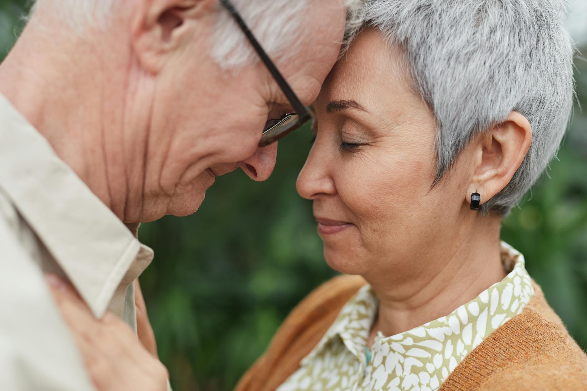 Why Does Dementia Affect the Ability to Find Words Mid-Conversation?