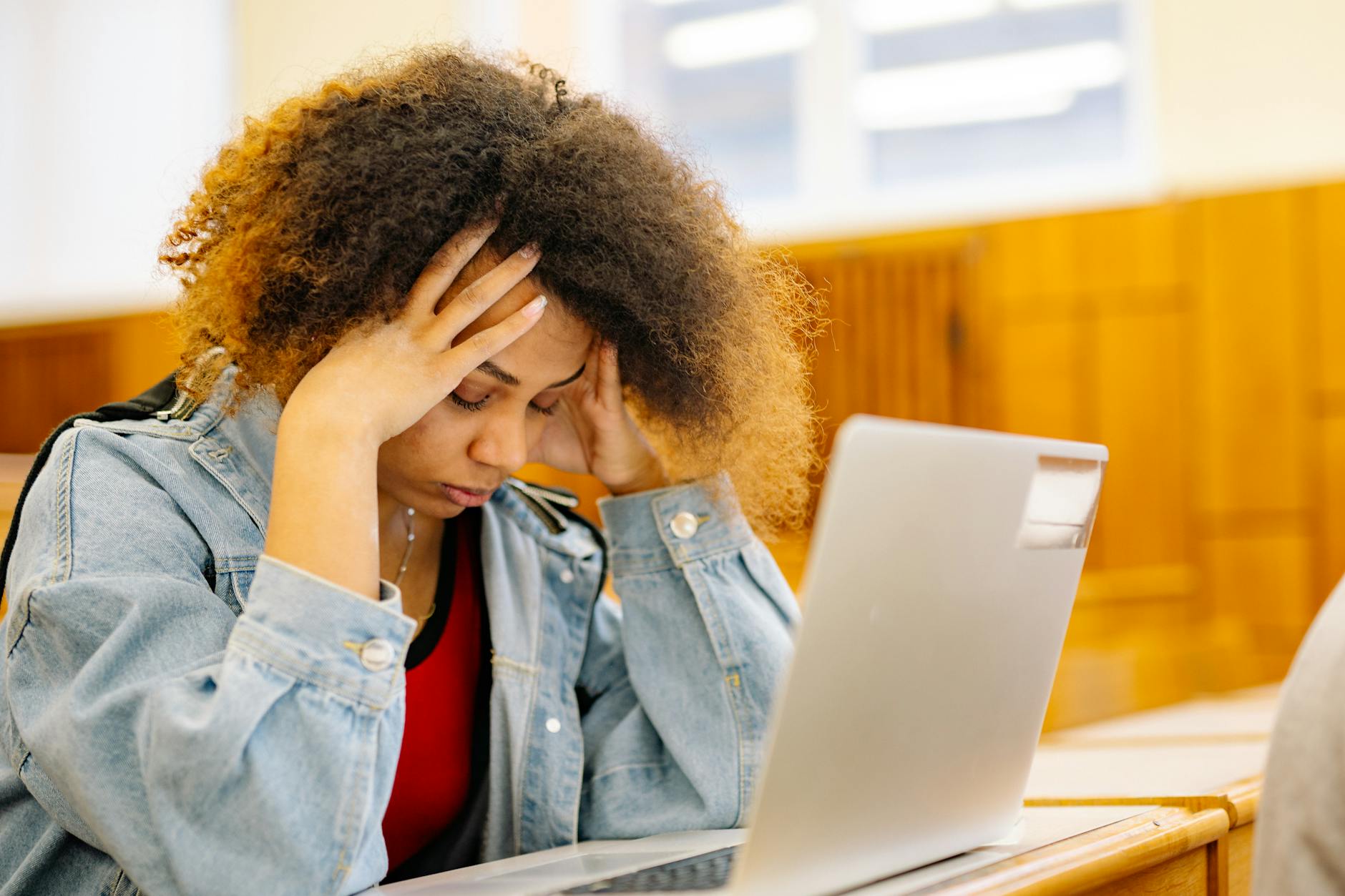 Why Technology Difficulties Often Appear Before Memory Loss in Dementia
