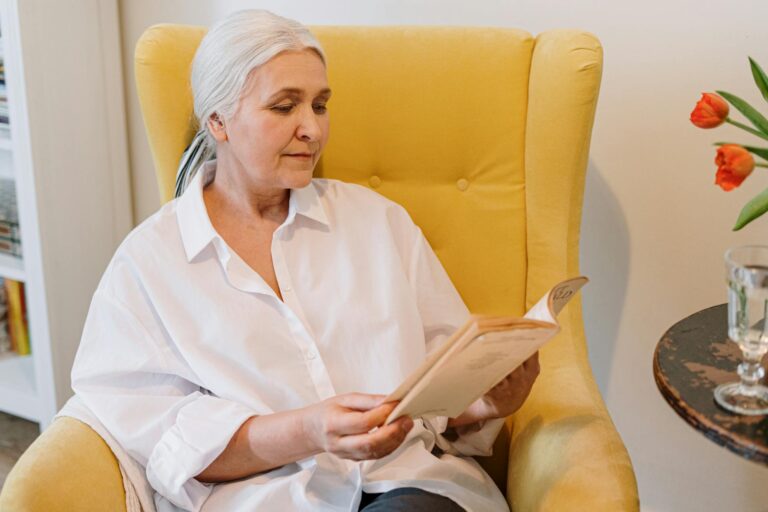 Can Reading Regularly Lower Dementia Risk? - Featured image