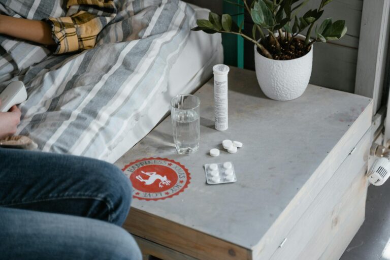 Does Alka-Seltzer Plus Treat the Cold or Just the Symptoms? - Featured image