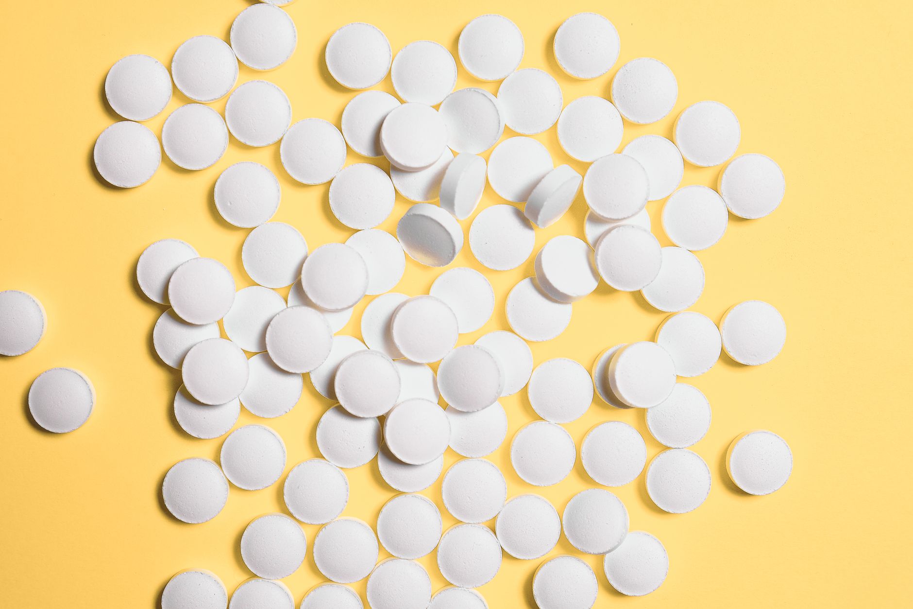 How Does Loratadine Actually Work for Eye Itching?