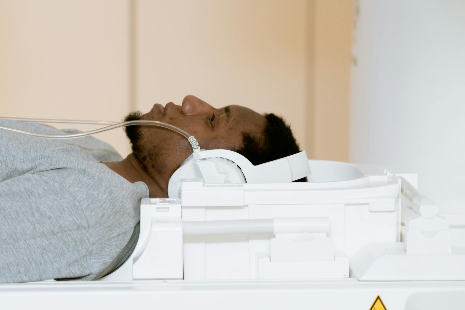 How Does MRI Help Identify Brain Changes Related to Dementia?
