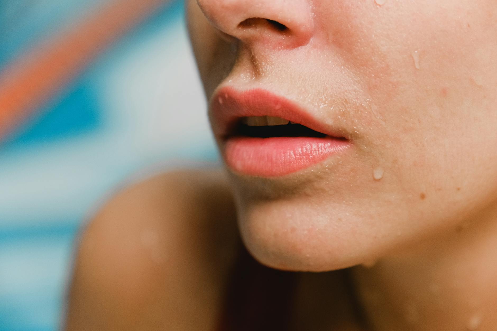 How Does Vicks VapoSteam Work to Soothe Throat Pain?