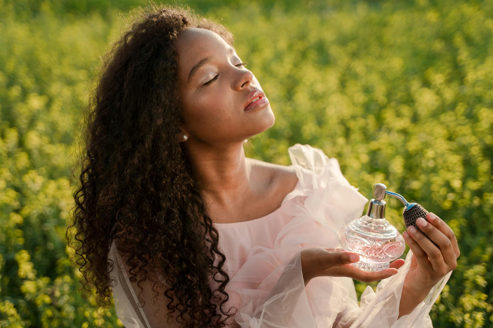 How Familiar Scents Support Emotional Comfort During Holidays