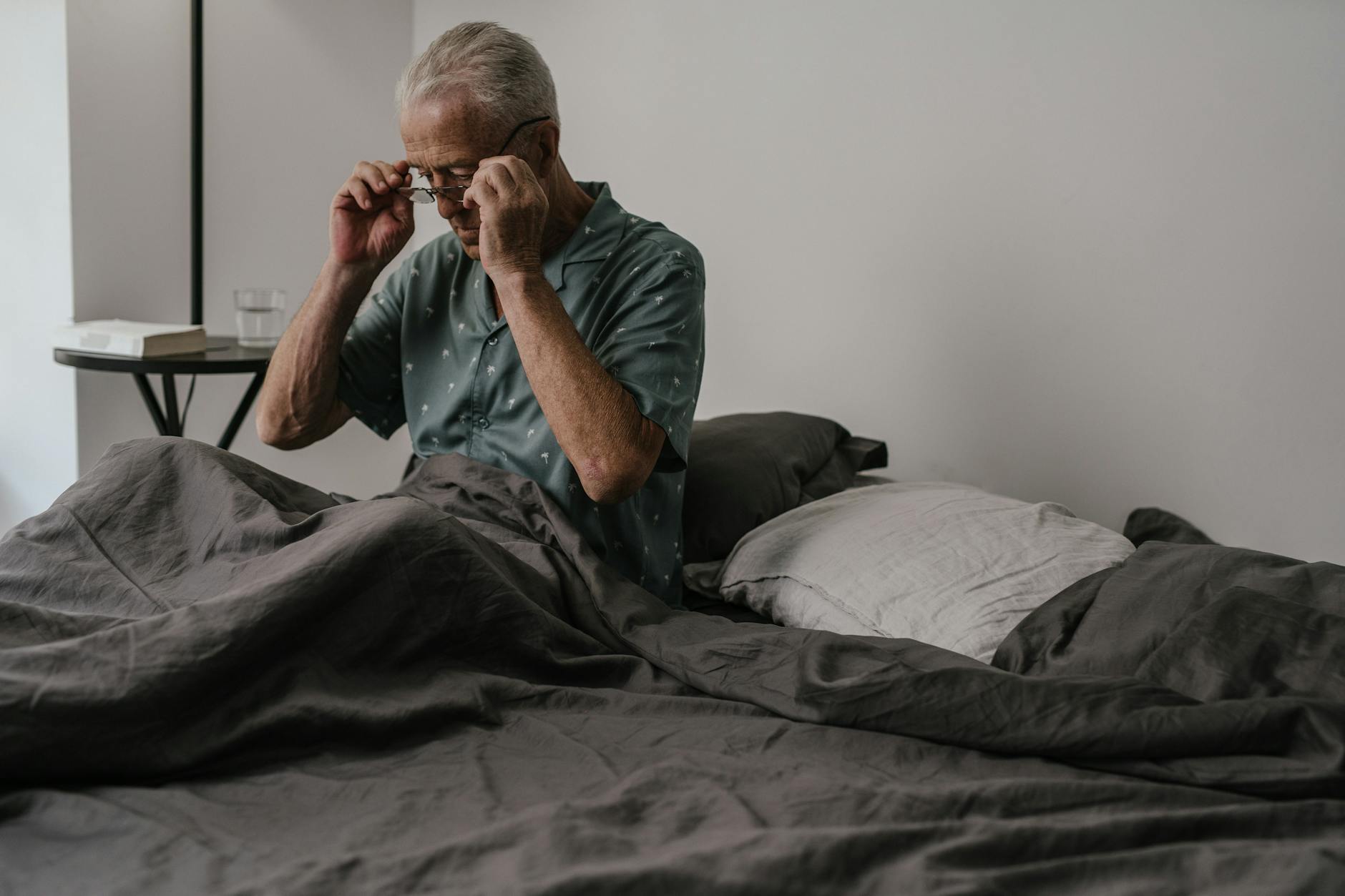 The Inconsistency Between Amyloid Accumulation and Cognitive Symptoms