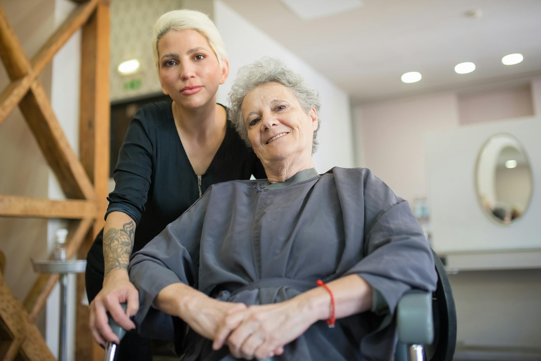 The Role of Life Stressors and Timing in Depression-Dementia Confusion