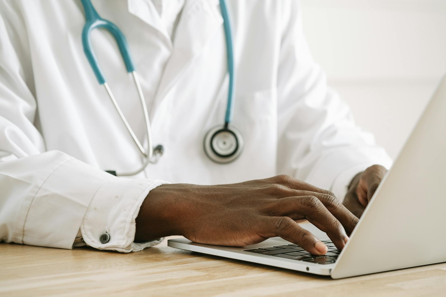 What Types of Medical Devices Are Transforming Dementia Screening?