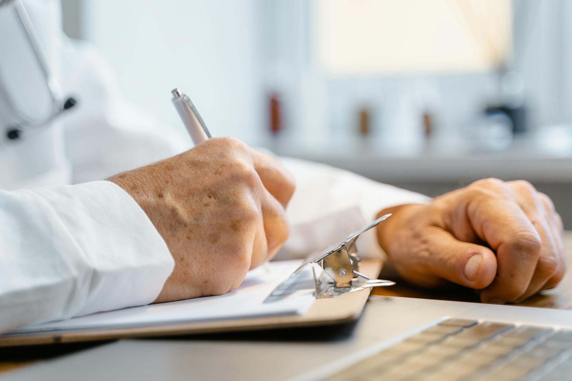 Which Medical Records Should You Bring to Your Memory Clinic Appointment?