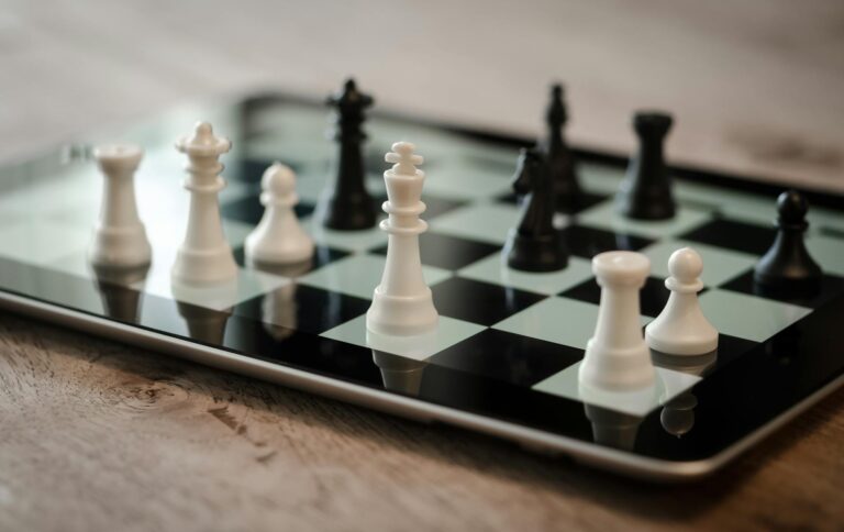Why Strategy Games May Help the Aging Brain - Featured image