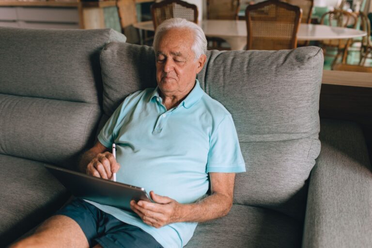 Can Smart Home Tools Help Dementia Caregivers? - Featured image