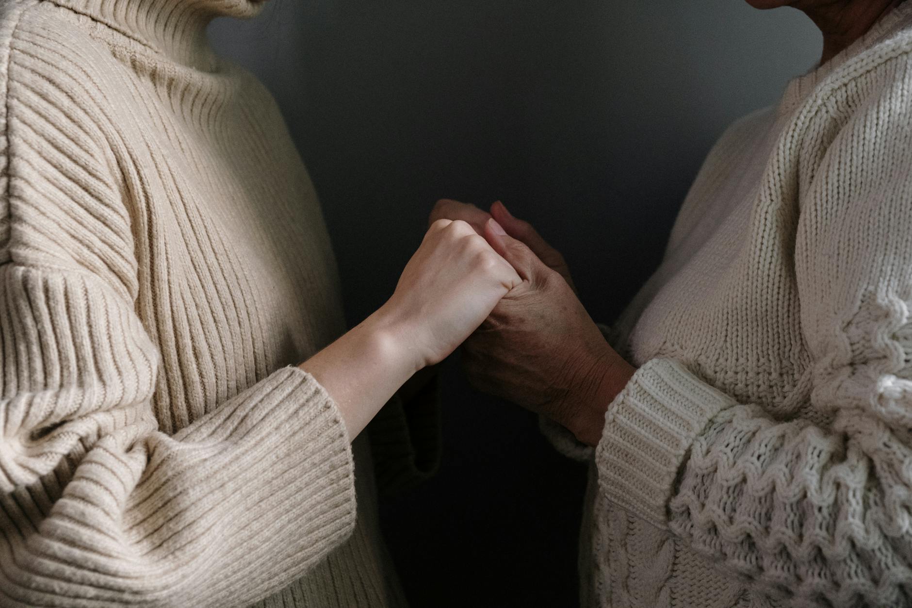 How Does Dementia Affect Recognition of Loved Ones?