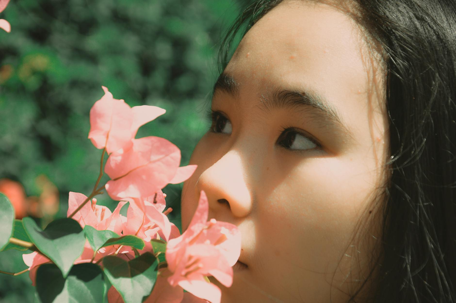 How Does Smell Reach Memory Centers Faster Than Other Senses?