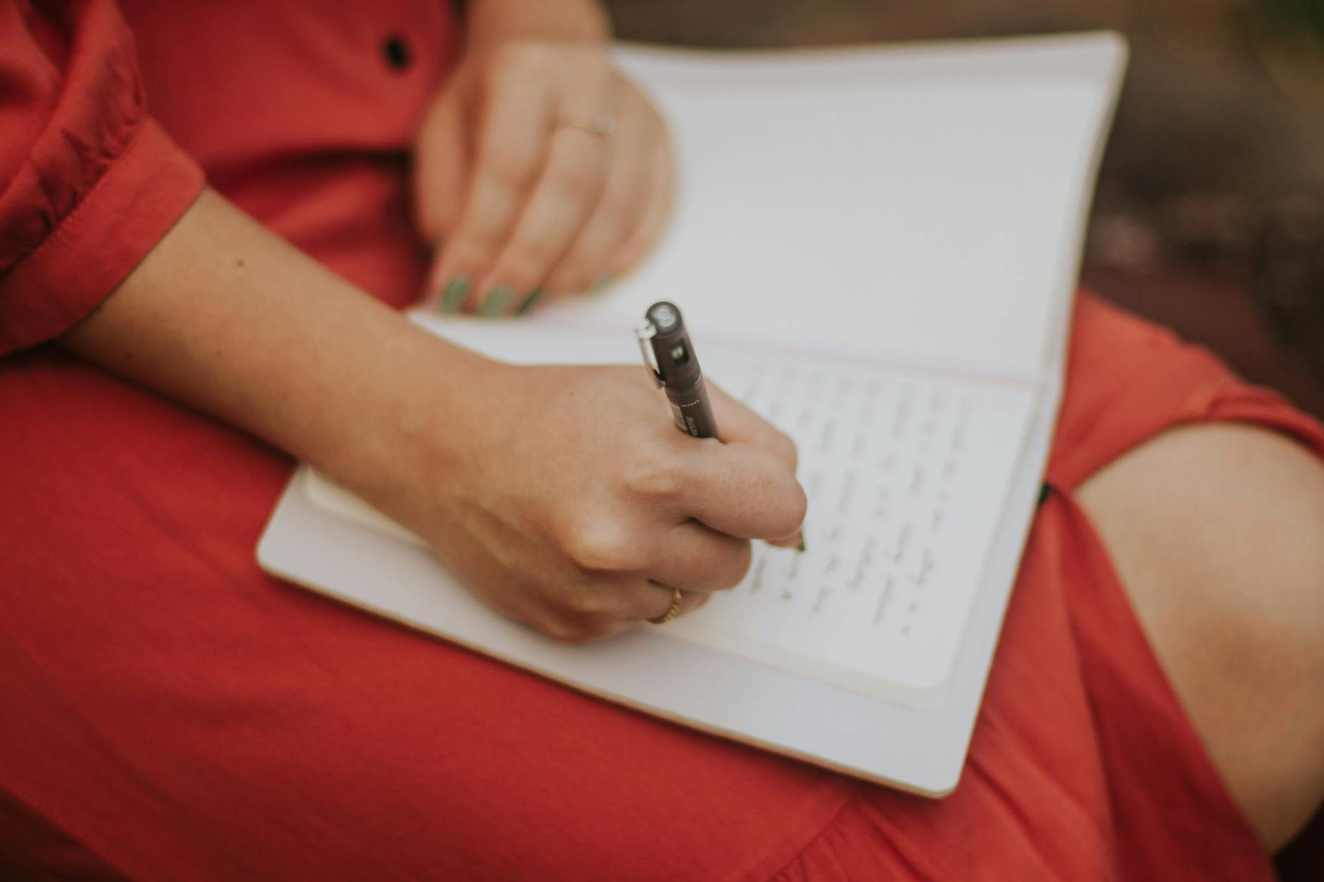 HOW JOURNALING EXERCISES AND TRACKS COGNITIVE FUNCTION