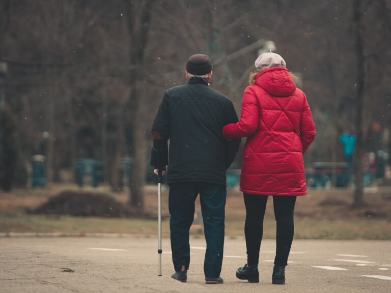 Why Alzheimer's Walks Still Draw Families Every Year - Featured image