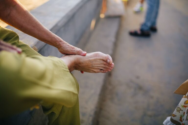 Why Gait Changes May Signal Cognitive Decline - Featured image