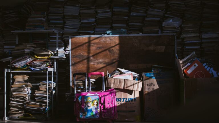 Why Hoarding-Like Behavior Can Appear in Dementia - Featured image