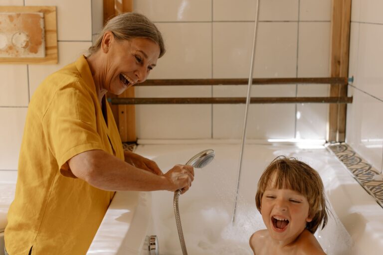 Bed Bath vs Shower for Advanced Dementia: Comfort and Safety - Featured image