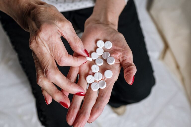 Benzodiazepines and Dementia Risk: Association, Confounding, and Safer Questions - Featured image