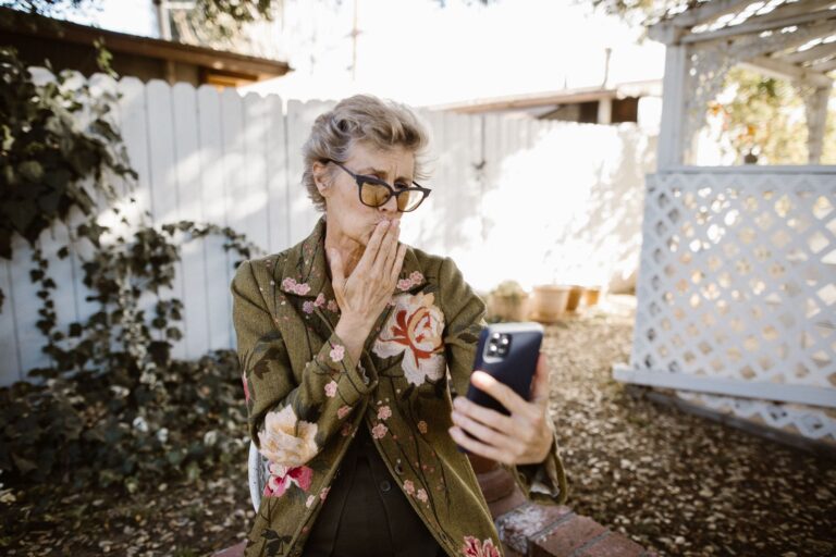 Can Smartphones Affect Memory and Brain Health - Featured image