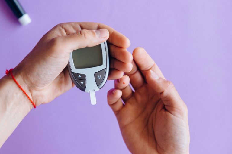 Diabetes Control and Dementia Risk: A Clear Guide - Featured image