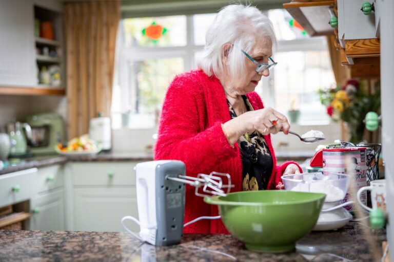 Early Mixed Dementia Symptoms Families Usually Notice First - Featured image