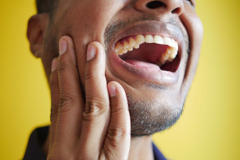 Gum Disease in Alzheimer's: Key Facts - Featured image