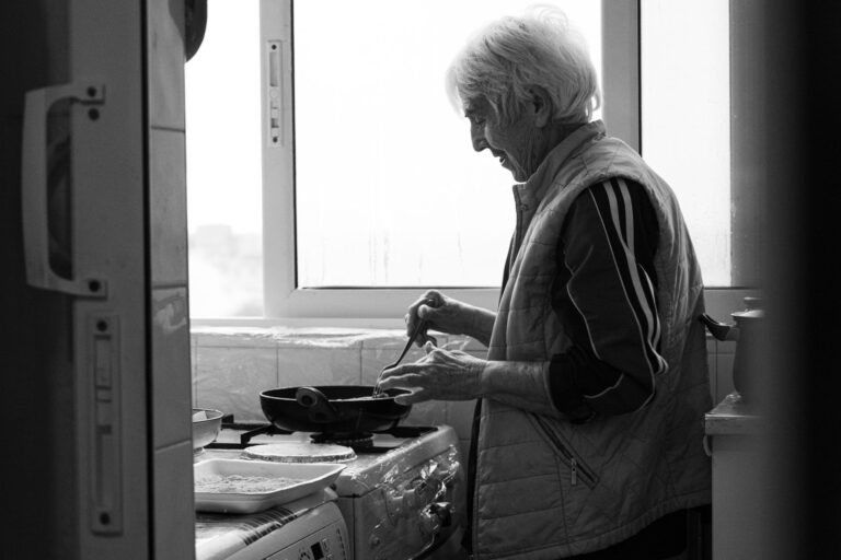 Highly Processed Foods Linked to Greater Dementia Risk: Harvard Research Study - Featured image