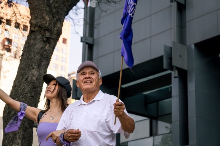 How Communities Rally Around Dementia Families - Featured image