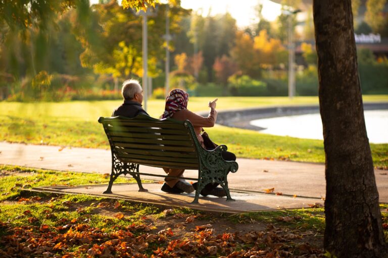 How Seasonal Changes Affect Dementia Routines - Featured image