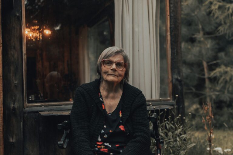 How to Balance Structure and Flexibility in Dementia Care - Featured image