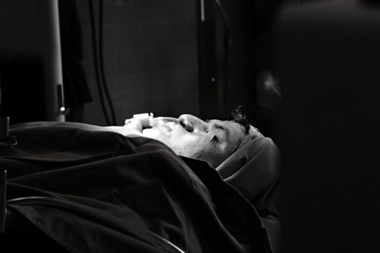 How to Decide if Surgery Is Worth the Risk in Dementia - Featured image