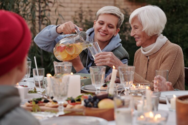 How to Plan Dinner and Bedtime Around Sundowning - Featured image