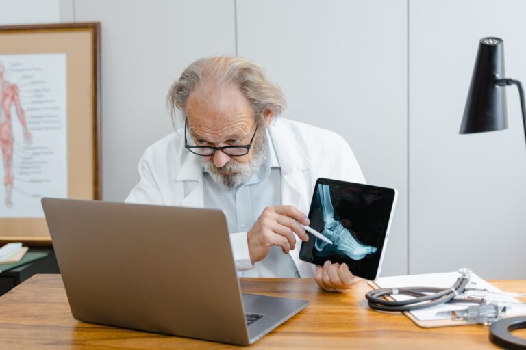 How to Talk to a Doctor About Memory Concerns - Featured image