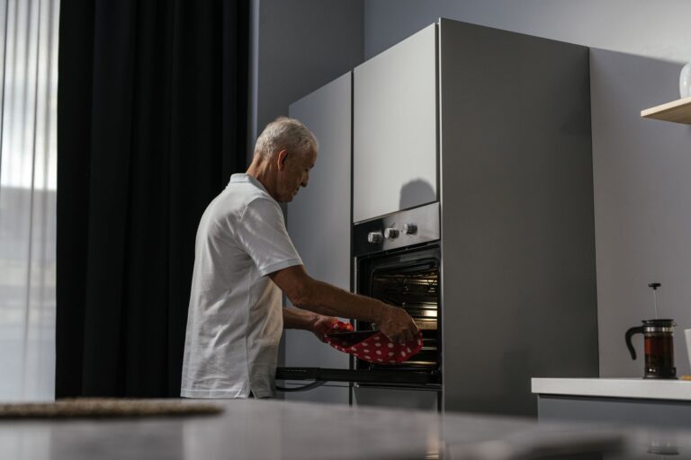 Kitchen Risks to Fix When a Loved One Has Dementia - Featured image
