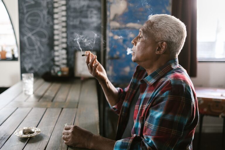 Medical Cannabis Shows Promise for Difficult Behavior Management in Dementia Care - Featured image