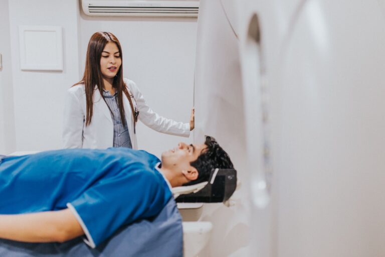 MRI for a Dementia Diagnosis: What Brain Changes Doctors Look For - Featured image