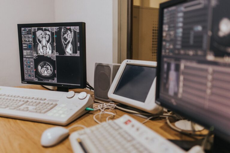 Reading the Scan: How MRIs and CT Scans Diagnose Brain Softening - Featured image