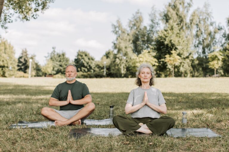 Simple Calming Activities for Dementia Evenings - Featured image