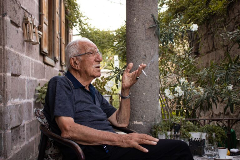 Smoking and Alzheimer's Risk: Key Facts - Featured image