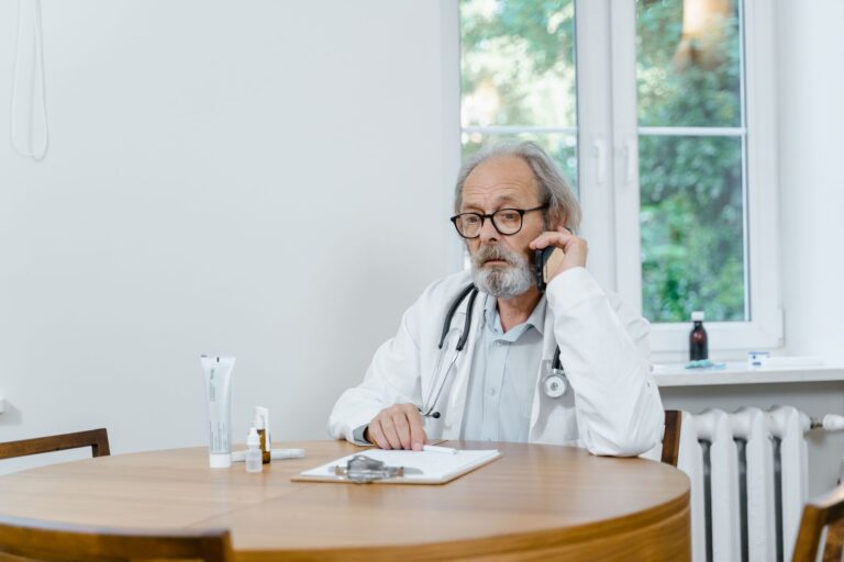 What Experts Mean by Modifiable Dementia Risk Factors - Featured image