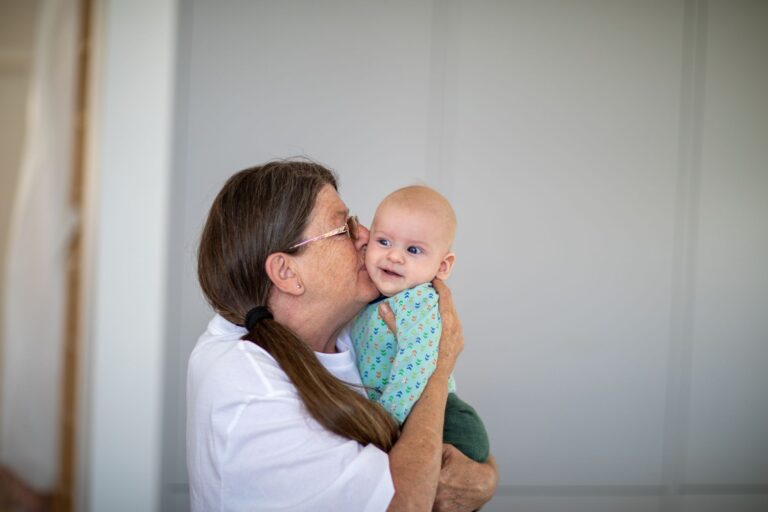 What Families Should Know About Early-Onset Frontotemporal Dementia - Featured image