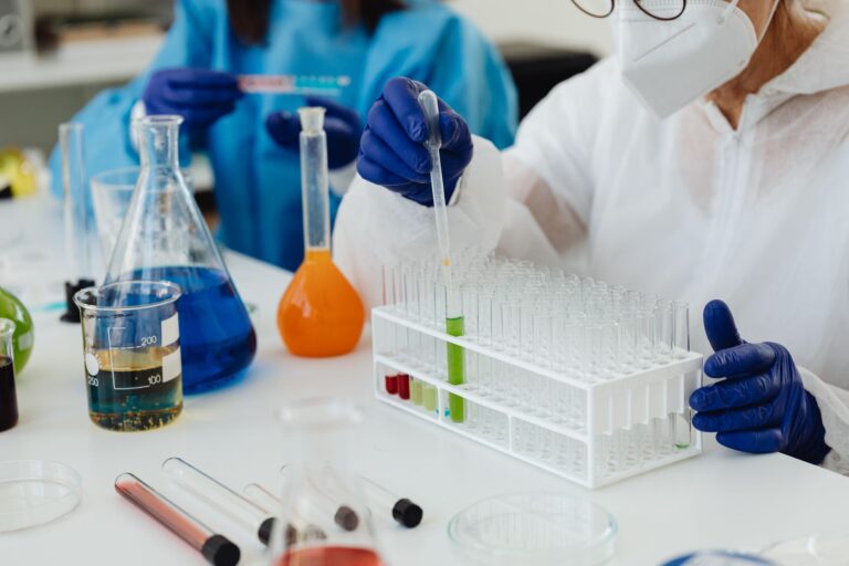 What Lab Tests Rule Out Treatable Causes of Dementia Symptoms? - Featured image